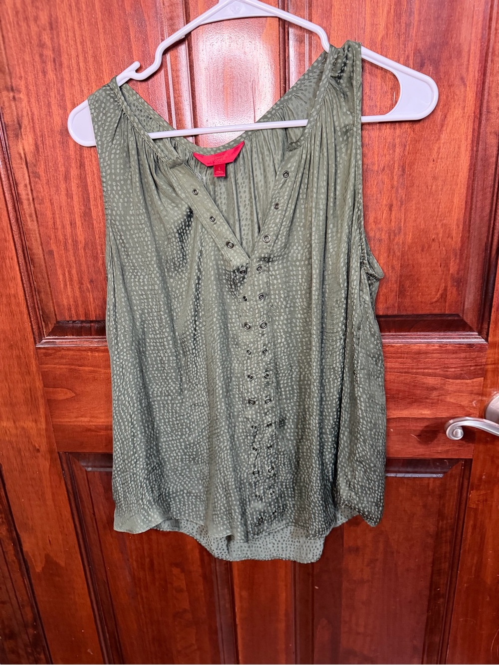 Jennifer Lopez Olive Green Sleeveless Button-Front Blouse
